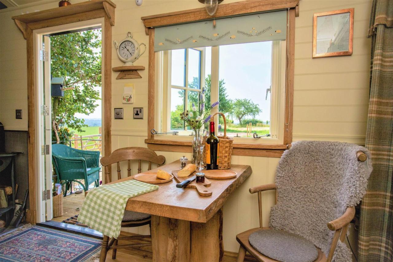 The Abberton Shepherds Hut Evesham Bagian luar foto